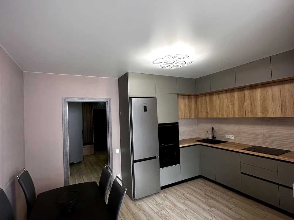 Apartment. Kharkiv, Heroiv Харкова Avenue