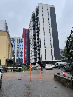 Продаж видової 2 к. квартири в центрі!