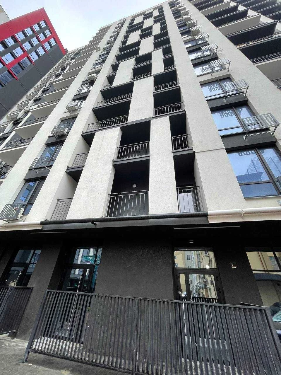 Продаж видової 2 к. квартири в центрі!