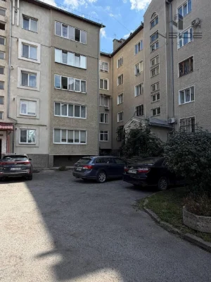 Продаю 3-комнатную квартиру