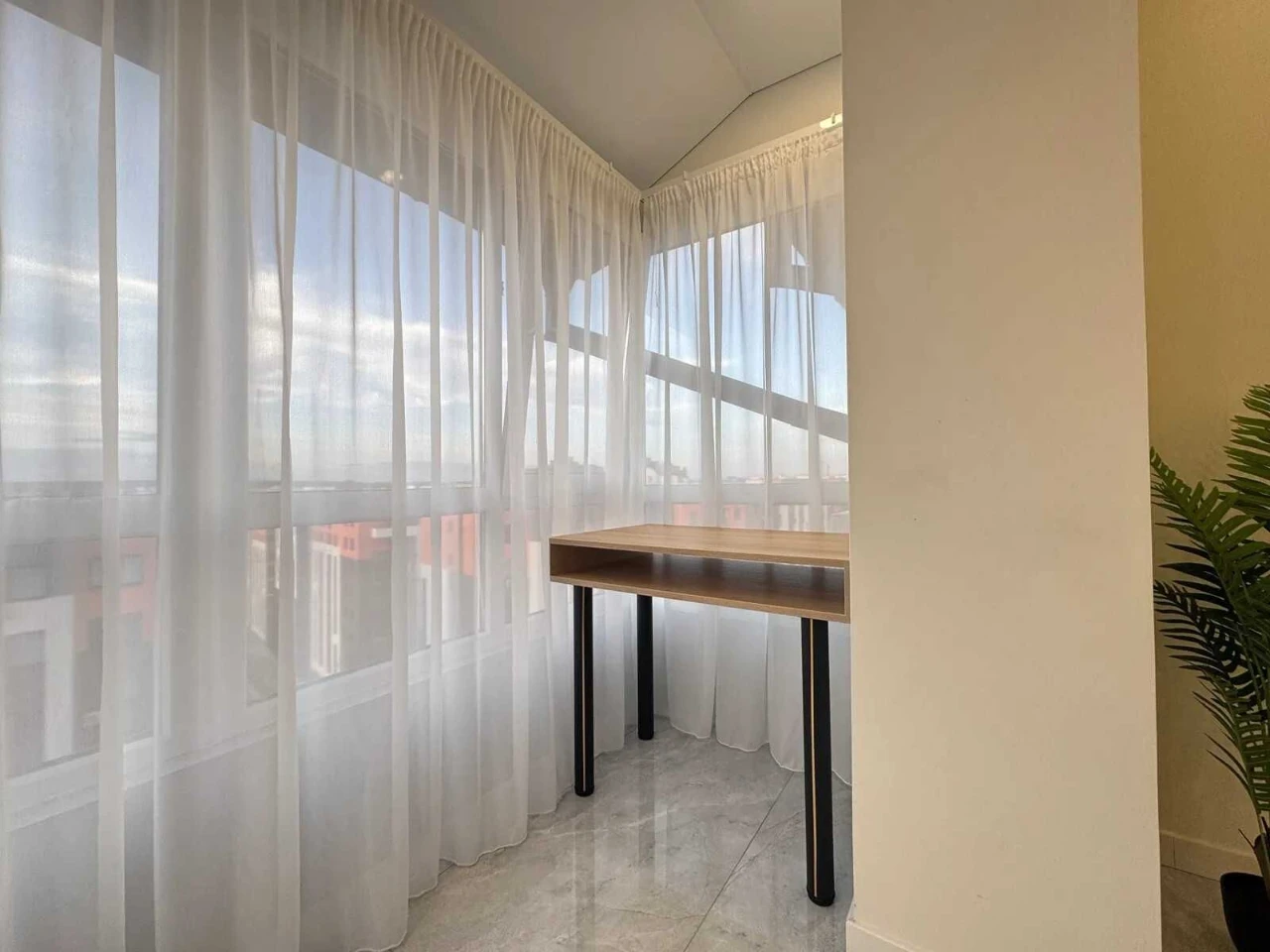 Шикарна півторачка з видом на місто