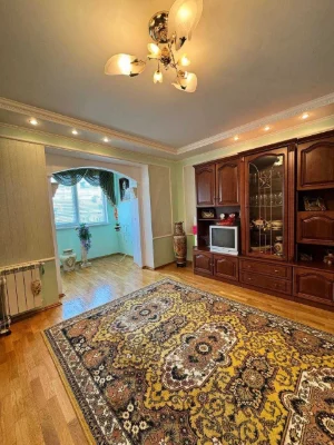 Продається 3 кімнатна Квартира з ремонтом