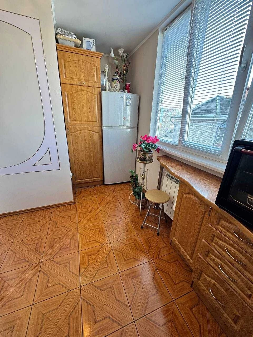Продається 3 кімнатна Квартира з ремонтом