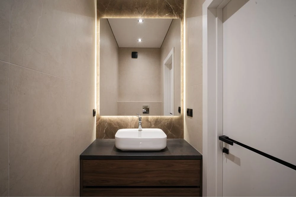 VIP продаж Manhattan Lite велика 2 кім квартиа біля Озера Фр