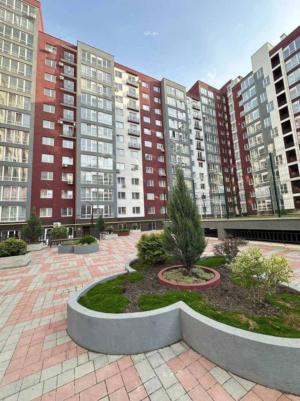 Продам однокомнатную квартиру в центре,Набережная-Княгинин-Гал