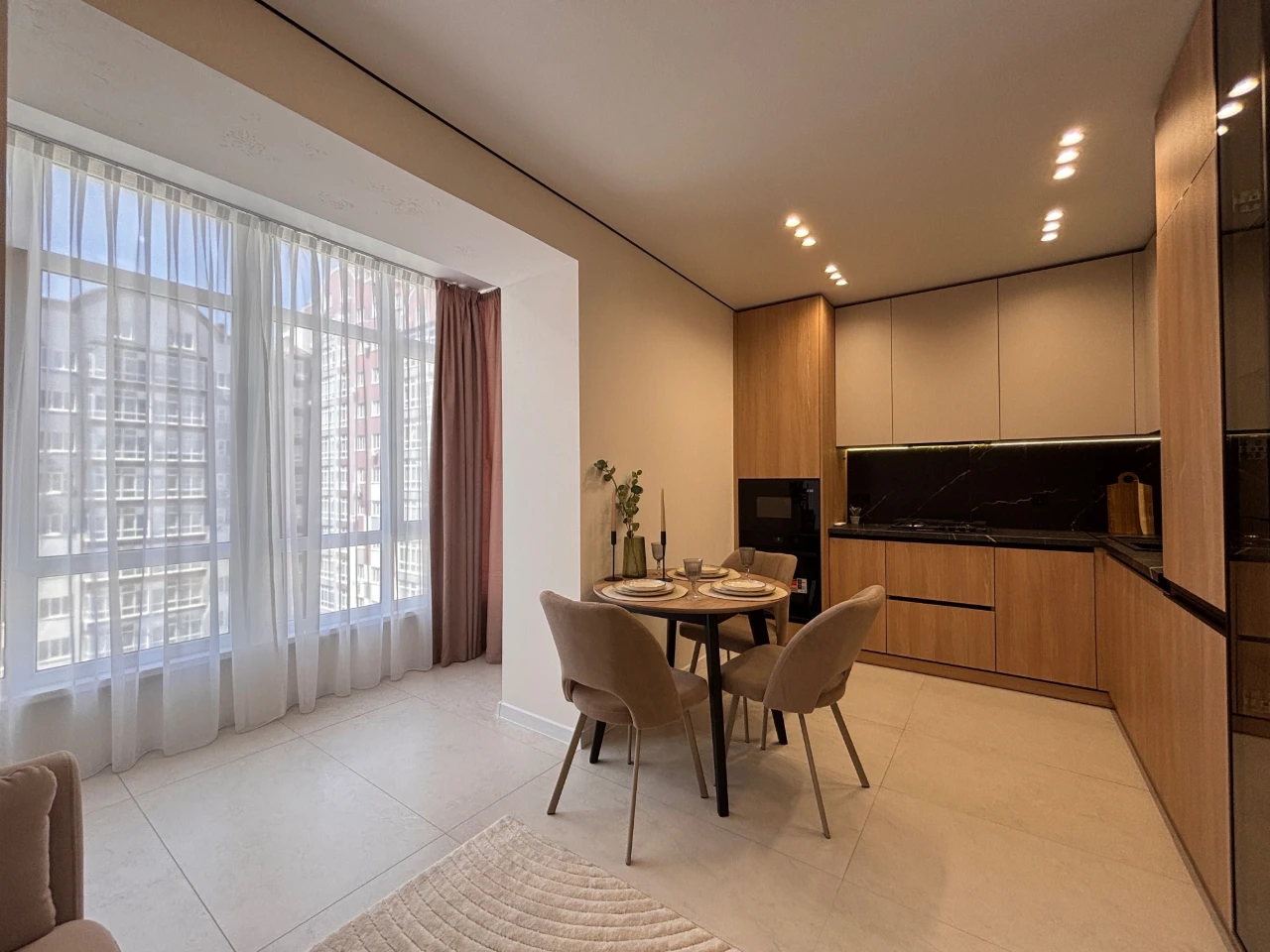 Стильна 1-кімнатна квартира з кухнею-студією в ЖК Містечко Ц