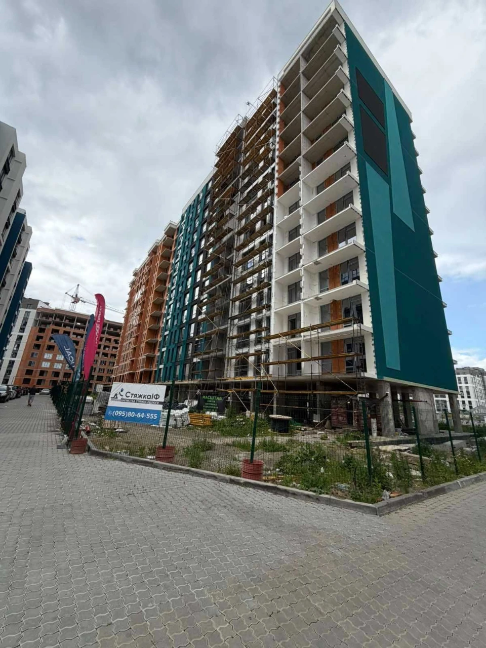 Обмін на авто + доплата. Продається 3 кімнатна квартира 85 м