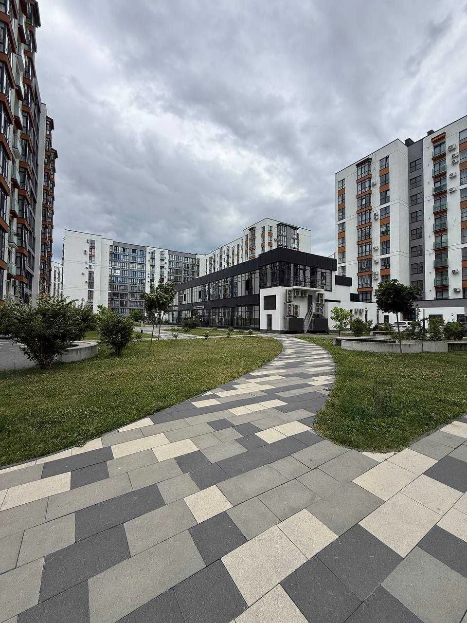 Продається преміальна 3-кімнатна квартира в ЖК «Липки» — одн