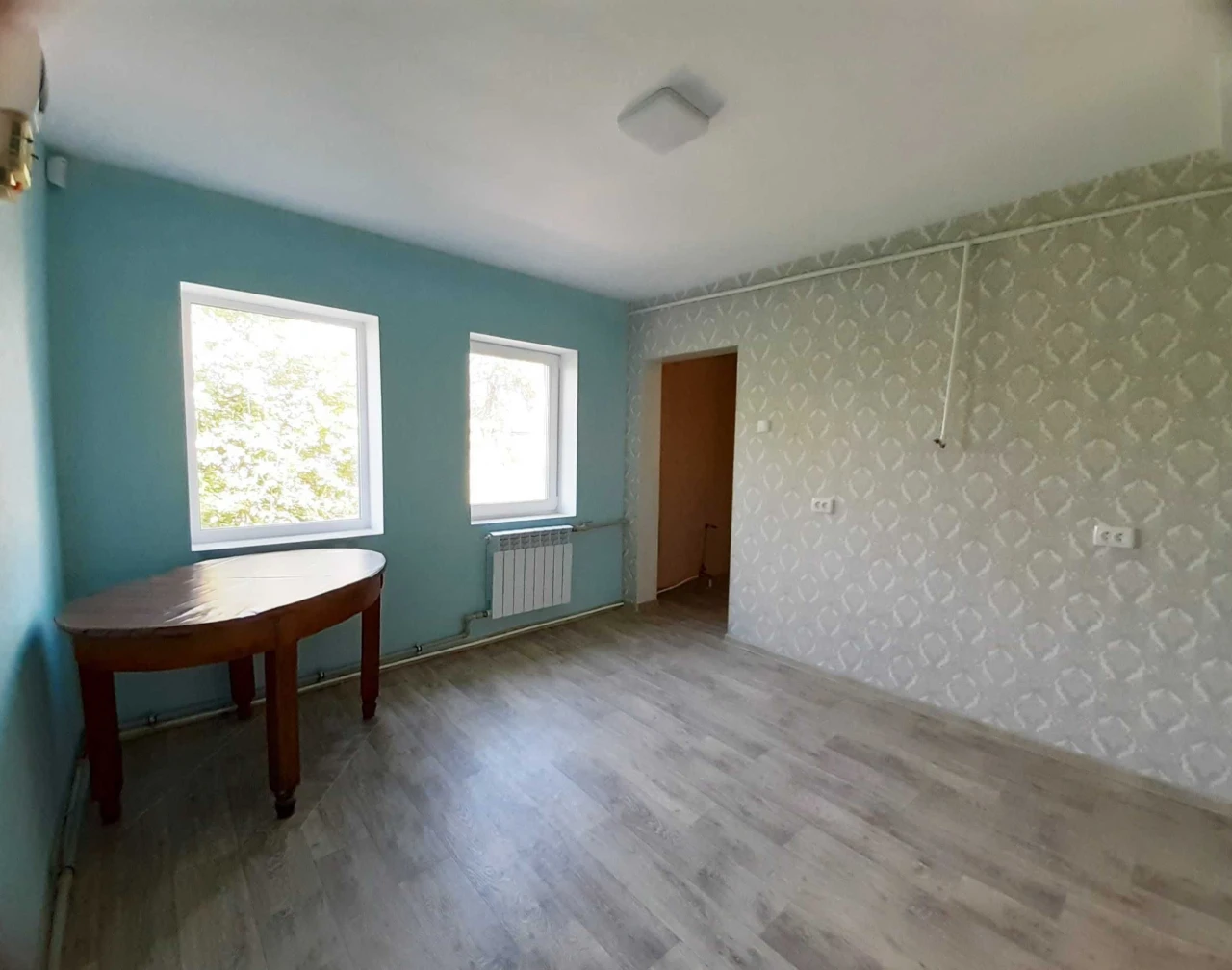 Продається великий будинок 144 м², в Салтівці, з ремонтом, є газ//