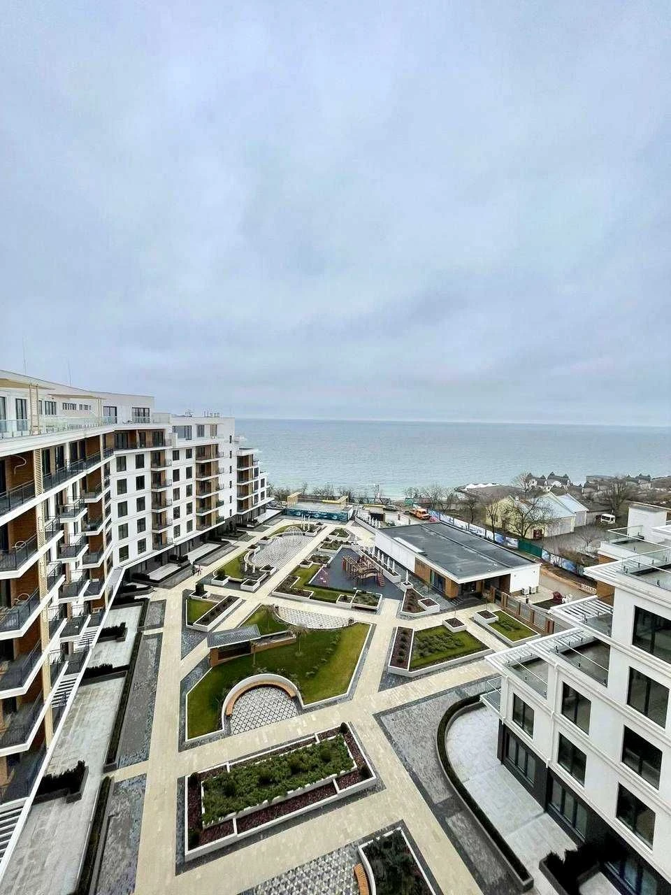 Продажа 1-комн. квартиры с террасой 16 м² и видом на море в