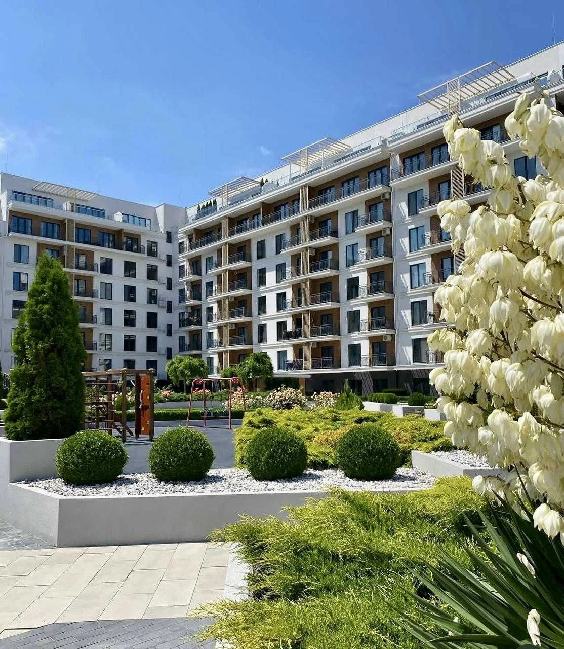 Продажа 1-комн. квартиры с террасой 16 м² и видом на море в