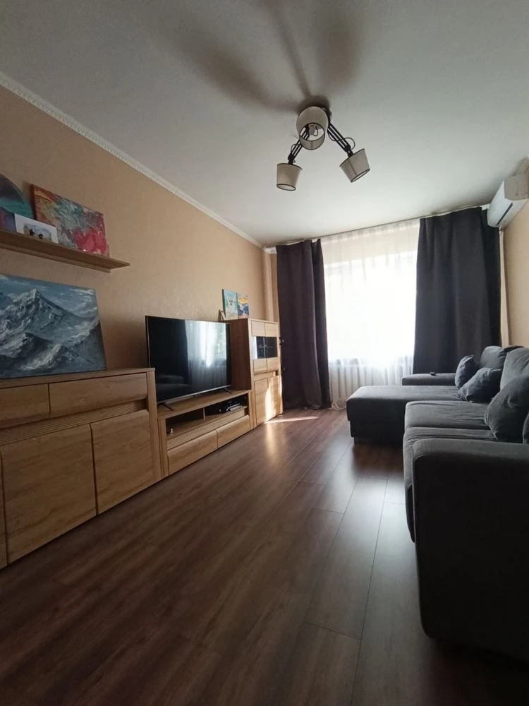 3 комнаты в Королёва. Рядом с рынком Южным.