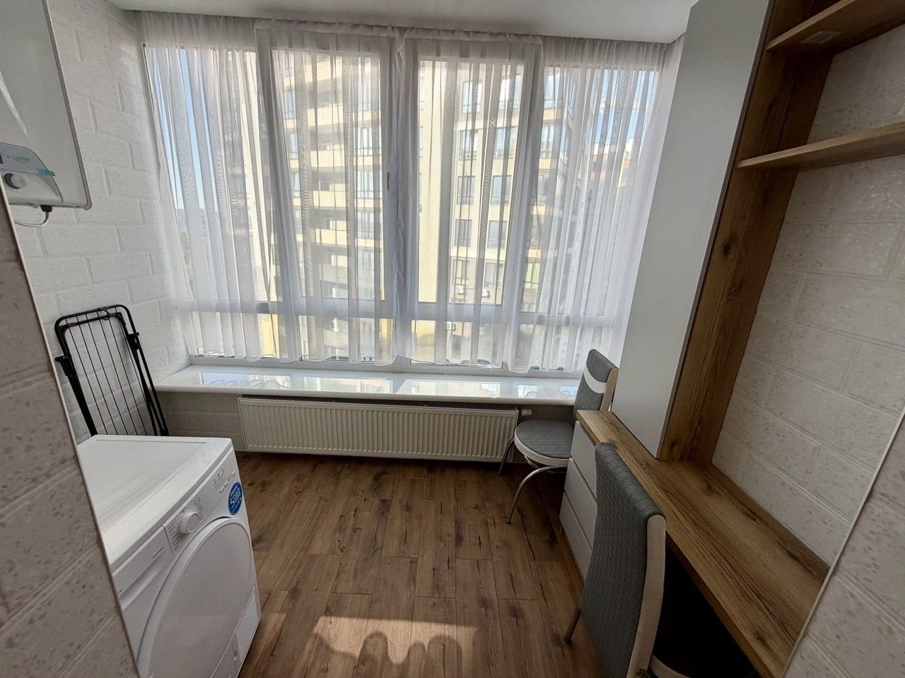 Продам 1-кімнатну квартиру в ЖК Домбровський. Центр города, закрытый двор
