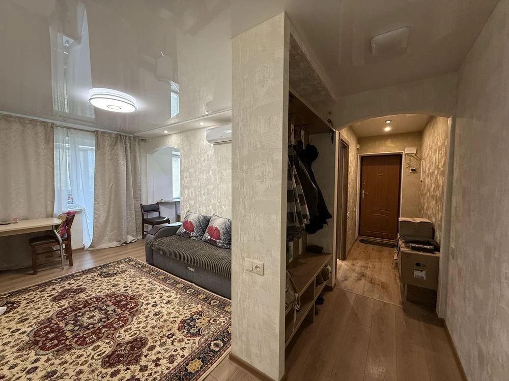 Трьохкімнатна квартира в Лісках,1КП.3/5 цегла.