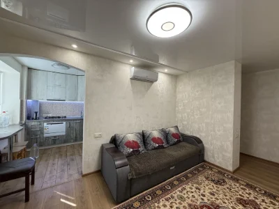Трьохкімнатна квартира в Лісках,1КП.3/5 цегла.