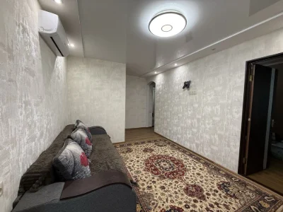 Трьохкімнатна квартира в Лісках,1КП.3/5 цегла.