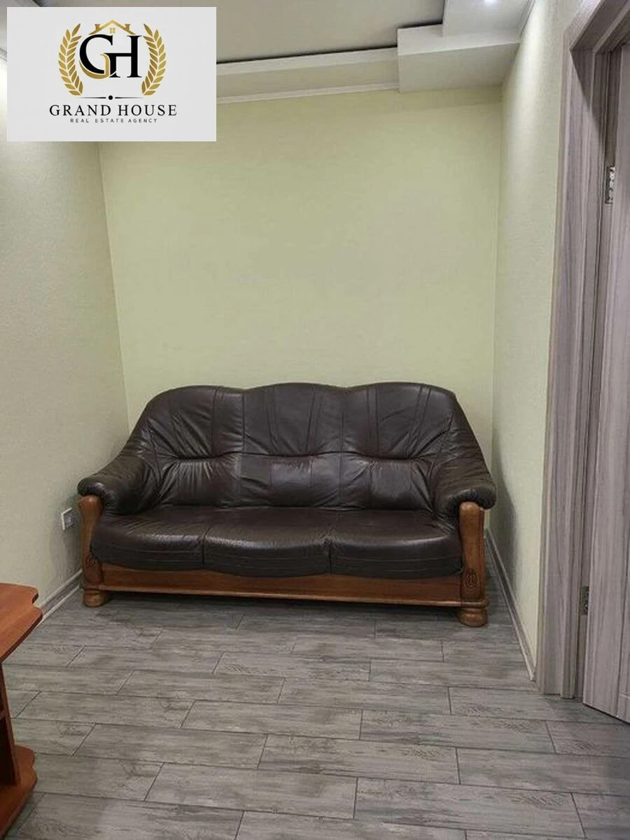 Продам 2 кімнатну квартиру в центрі міста