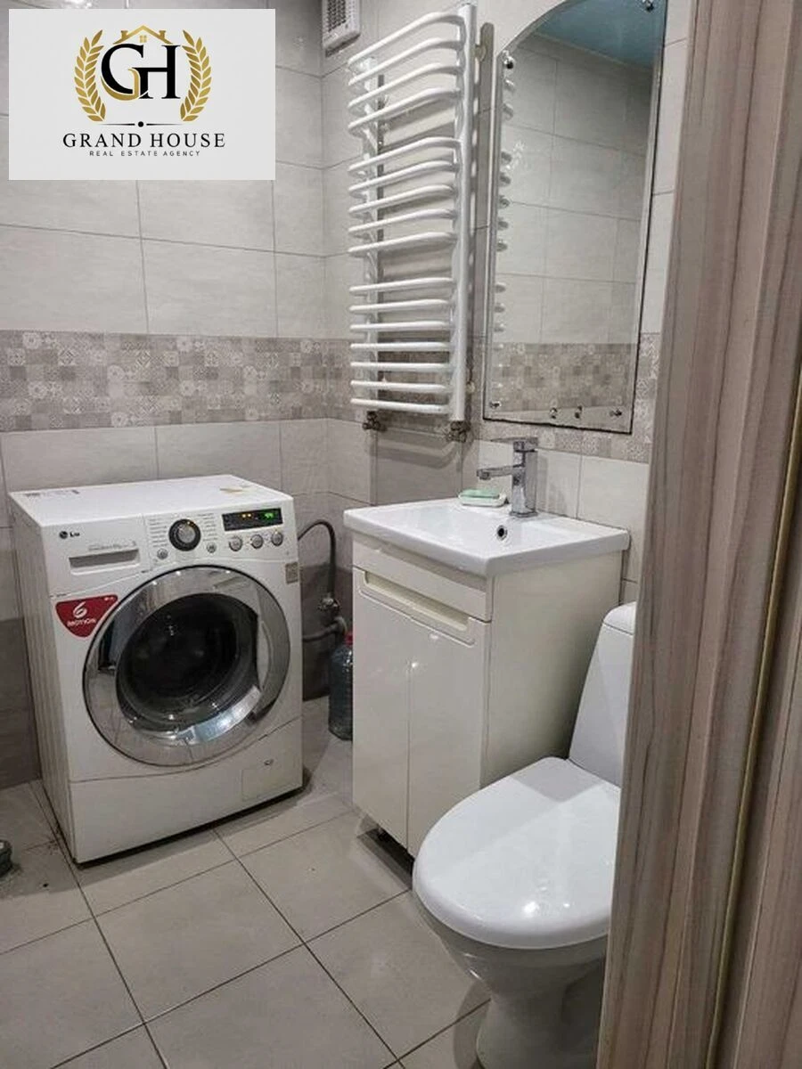 Продам 2 кімнатну квартиру в центрі міста