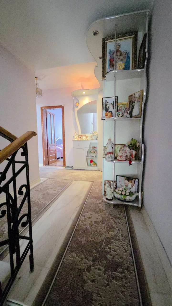 House for sale near the Airport. In good condition - ready to move in