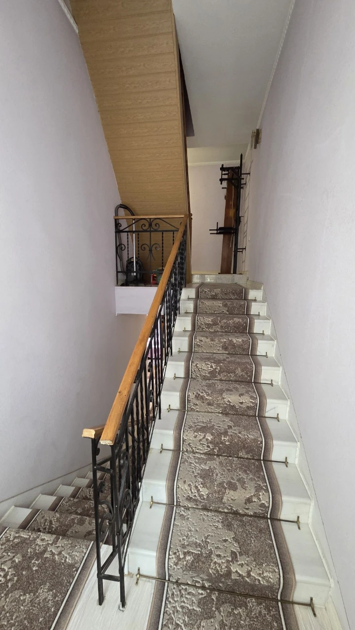 House for sale near the Airport. In good condition - ready to move in