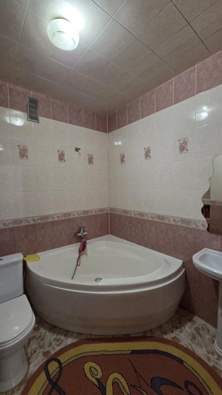 House for sale near the Airport. In good condition - ready to move in