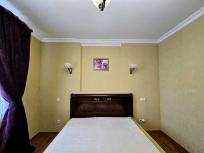 Квартира. Киев, улица Верховинная