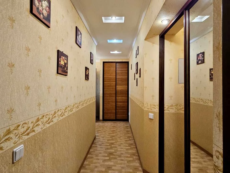Квартира. Киев, улица Верховинная