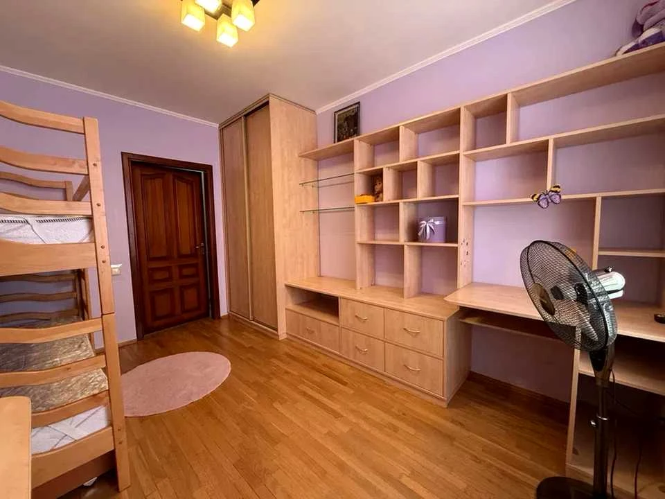 Квартира. Киев, улица Василя Верховинца