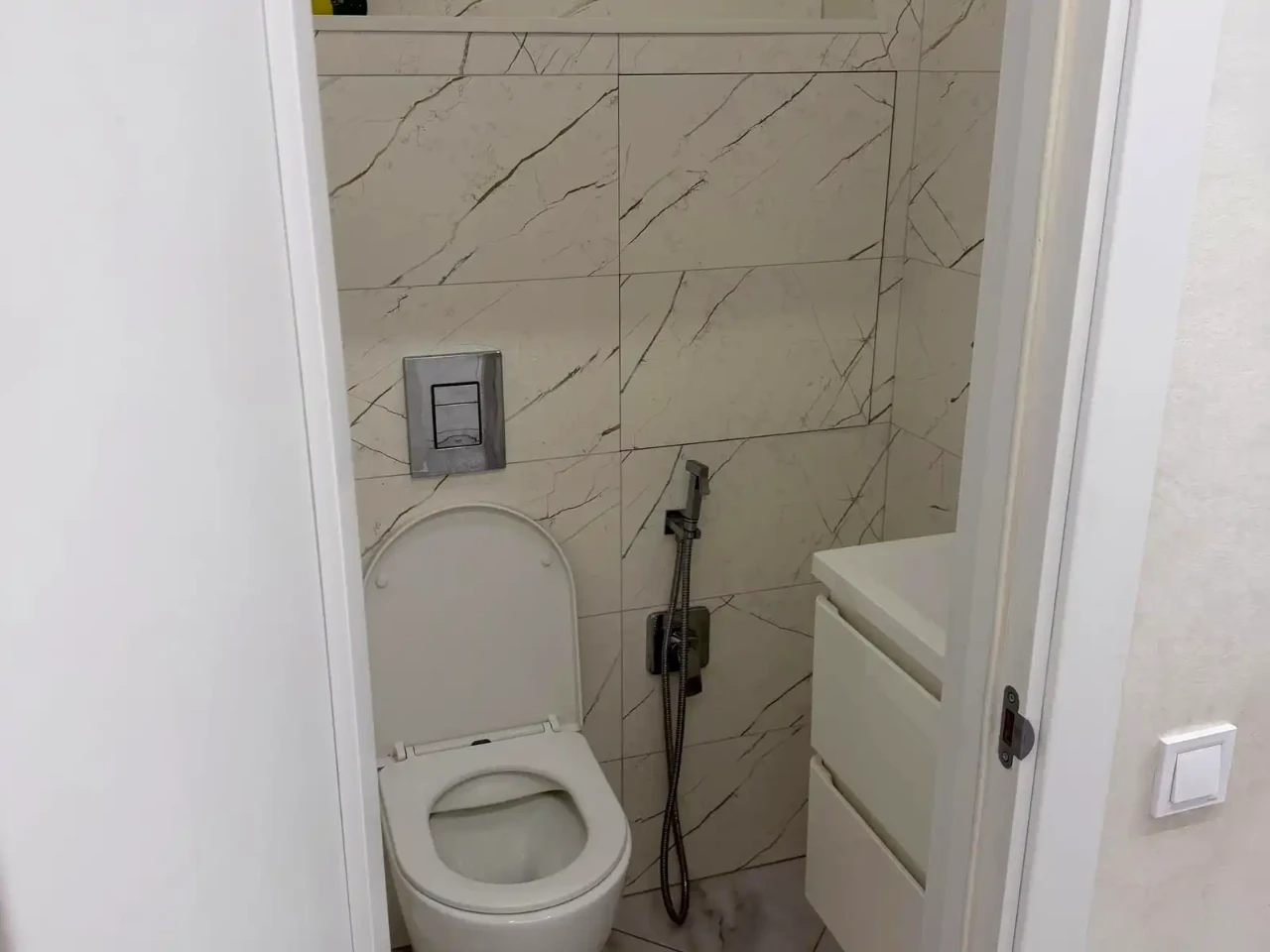 Rent of a 3-room apartment 72 sq.m. 6/10 floor.