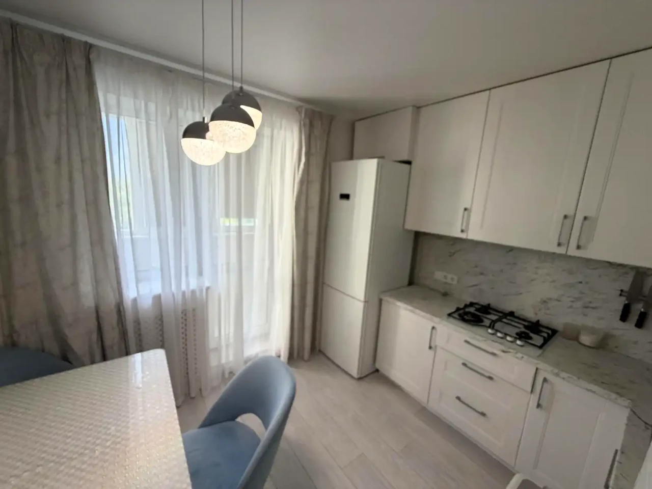 Rent of a 3-room apartment 72 sq.m. 6/10 floor.