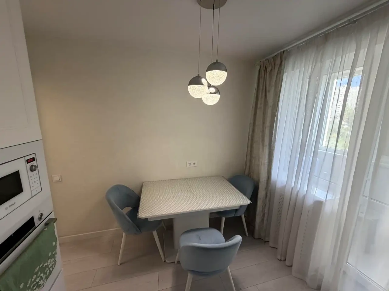 Rent of a 3-room apartment 72 sq.m. 6/10 floor.