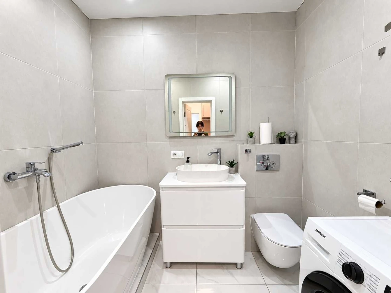 Sale of a 1-room apartment in residential complex "Malv", St. Ugorska, 14
