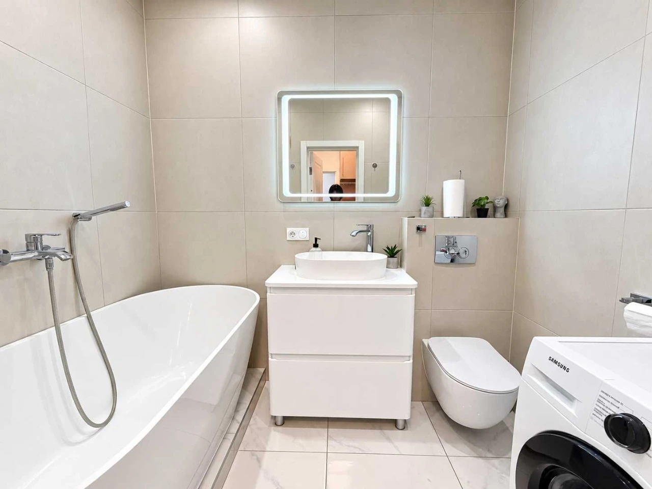 Sale of a 1-room apartment in residential complex "Malv", St. Ugorska, 14