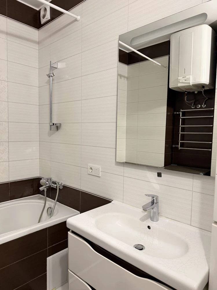 2-room apartment Lake Parkview FOR SALE BY OWNER