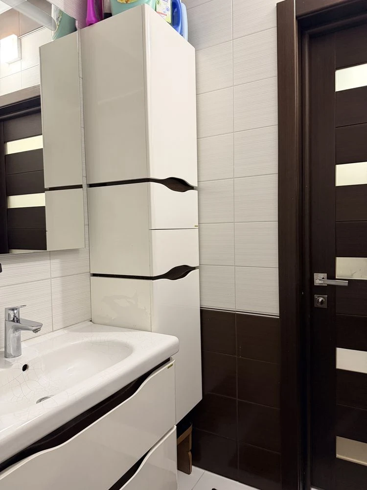 2-room apartment Lake Parkview FOR SALE BY OWNER
