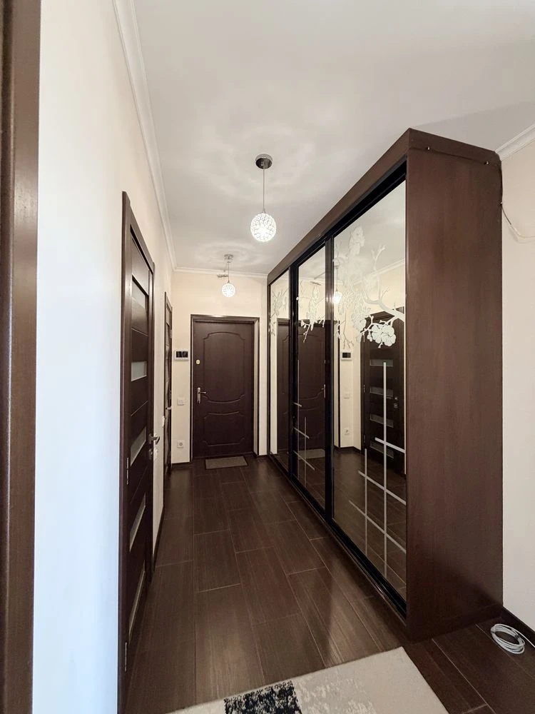 2-room apartment Lake Parkview FOR SALE BY OWNER