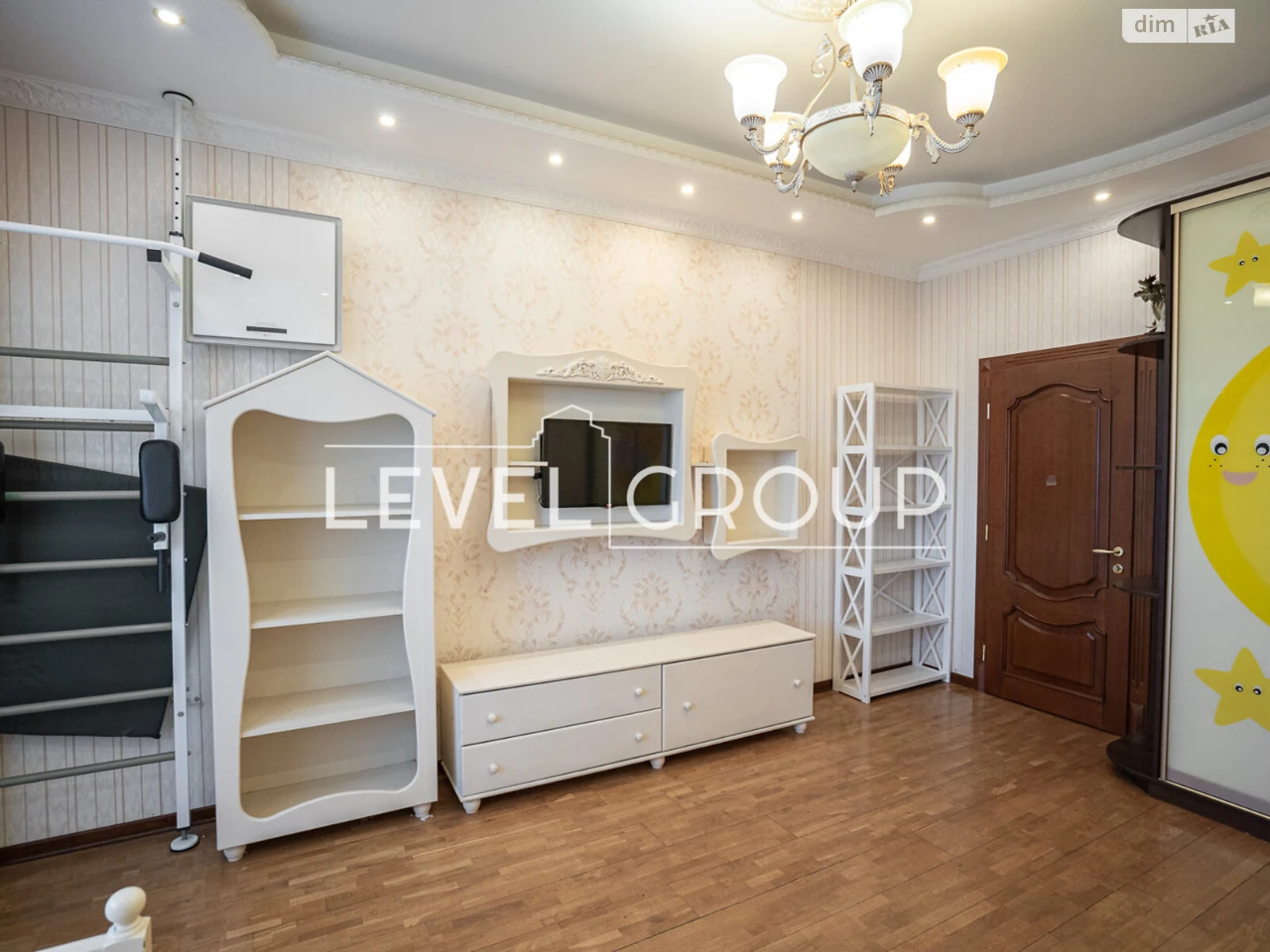 Sale of Apartment in Left Bank District