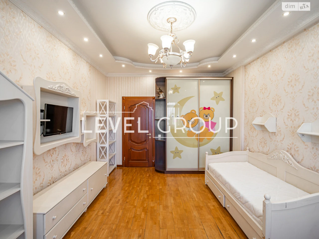Sale of Apartment in Left Bank District