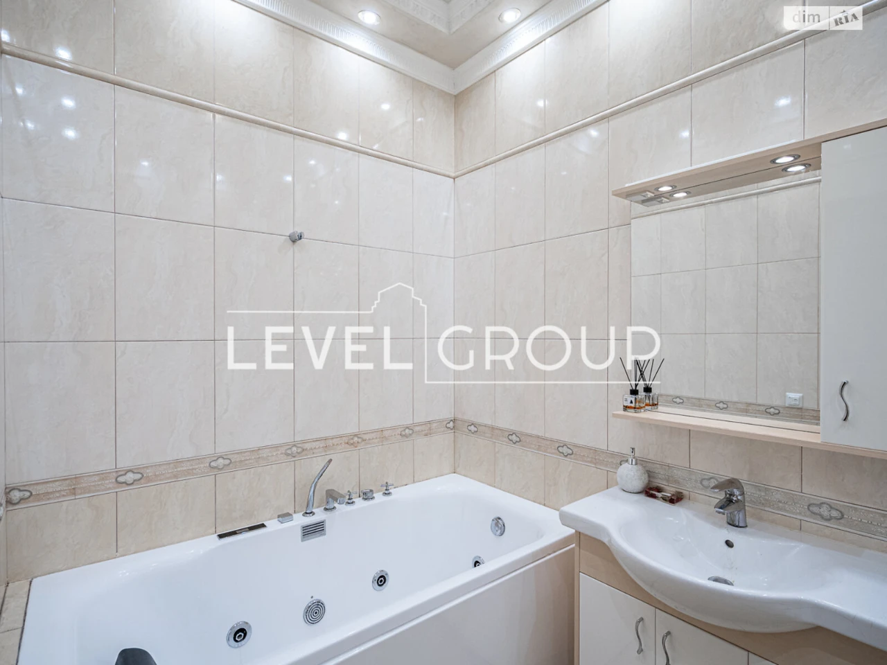Sale of Apartment in Left Bank District