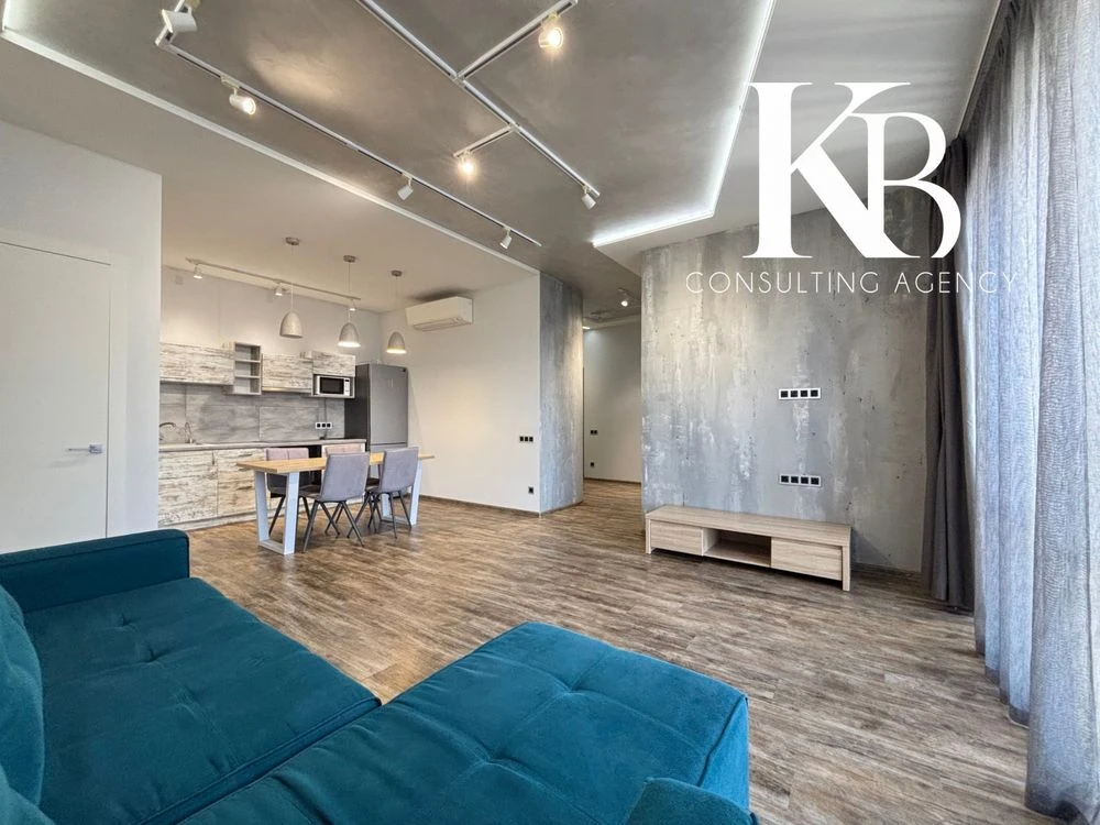 For sale 2-bedroom apartment (new construction) in the center, 75 sq m with renovation