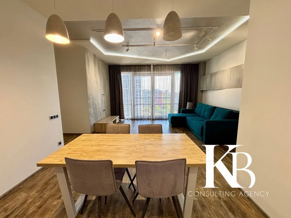 For sale 2-bedroom apartment (new construction) in the center, 75 sq m with renovation