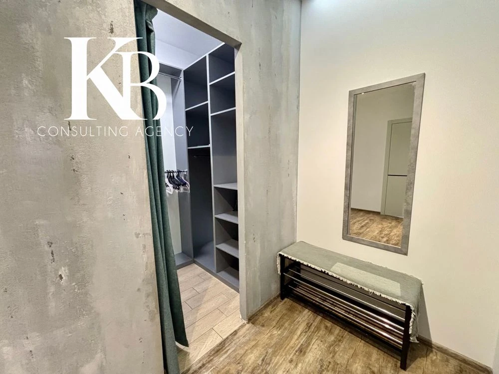 For sale 2-bedroom apartment (new construction) in the center, 75 sq m with renovation