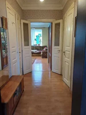 For Sale House with Attic on Manuilivsky St. (Vorontsova),