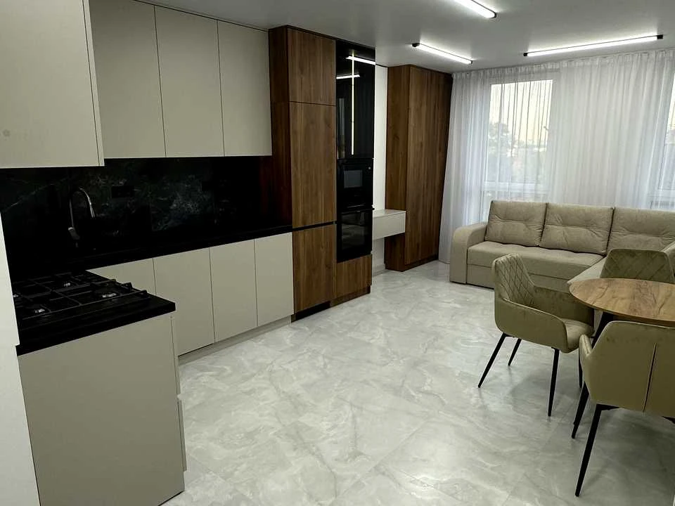Apartment. Ivano-Frankivsk, Flotska St.