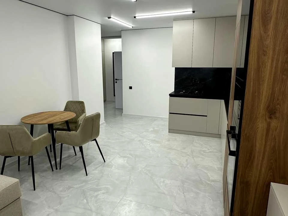 Apartment. Ivano-Frankivsk, Flotska St.