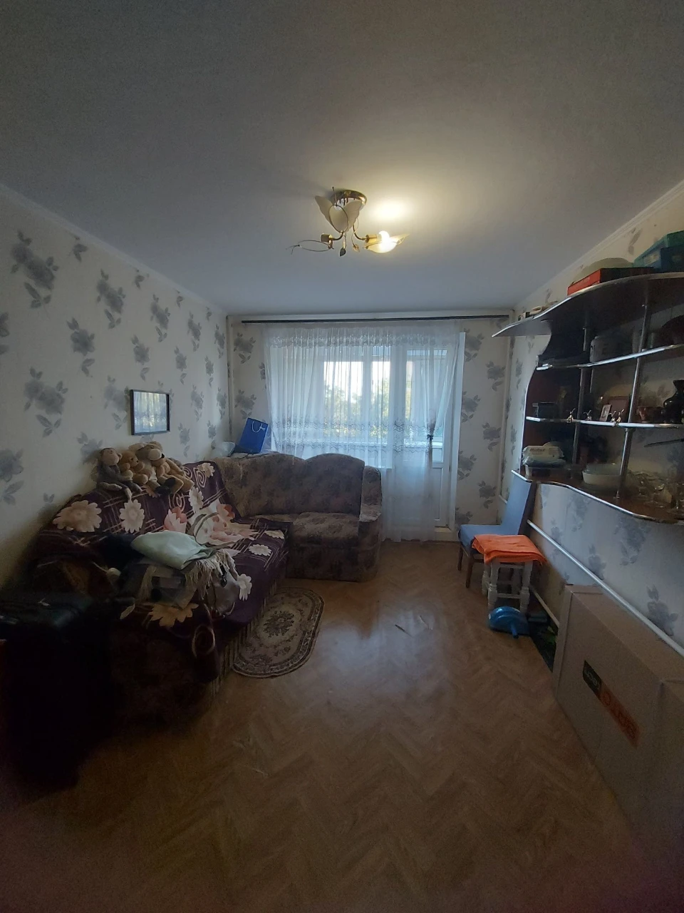 Sale of a 2-room apartment in the area of Площа Перемоги