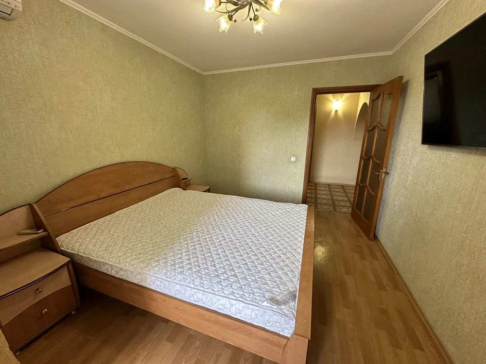 Sale of a good 4-room apartment in a new building built in 2002 in the center
