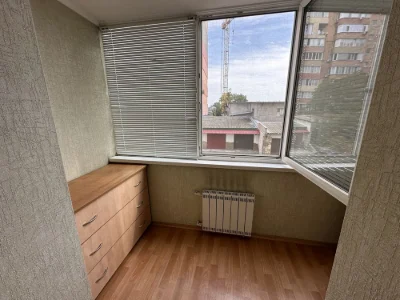 Sale of a good 4-room apartment in a new building built in 2002 in the center