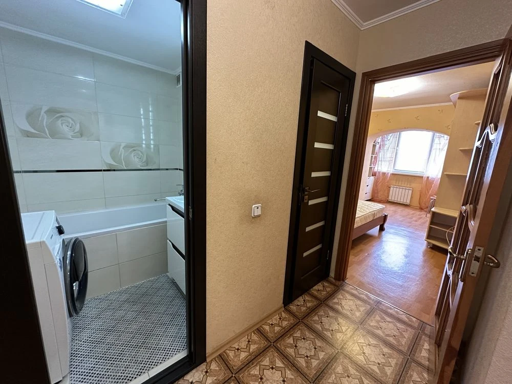 Sale of a good 4-room apartment in a new building built in 2002 in the center