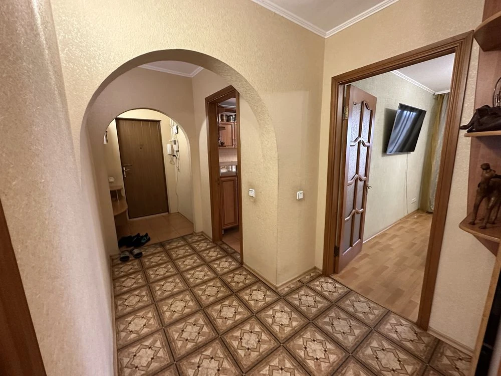 Sale of a good 4-room apartment in a new building built in 2002 in the center